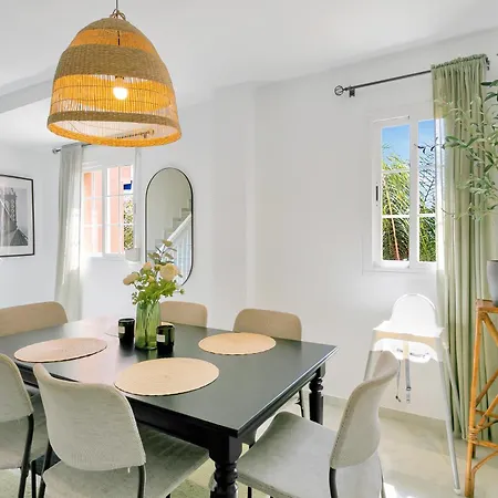 Alvarito Family Retreat Apartment Marbella